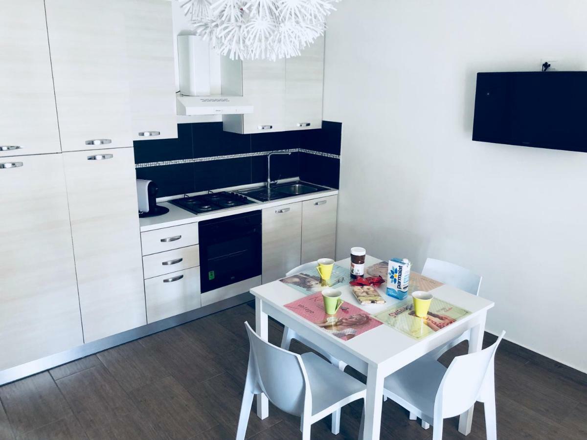 Casa Vacanze Nicole 巴莱斯特拉泰 外观 照片